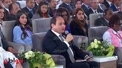 موقف طريف للرئيس السيسي في جلسة مستقبل البحث العلمي «المهم يرجع»