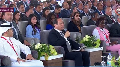 السيسي:« عاوزين نصفق لآيسم صلاح على مجهوده في وزارة الصحة»