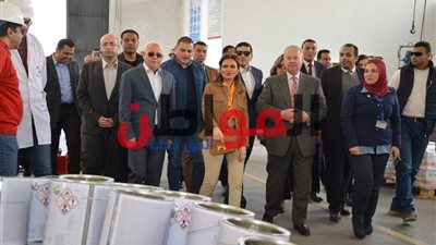 وزيرة الاستثمار تتفقد مصنع بيراميدز لإنتاج إطارات السيارات ببورسعيد