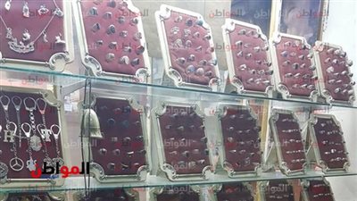 فيديو وصور من أسوان| بائع فضة لـ«بوابة المواطن»: ربنا يخليلنا الرئيس
