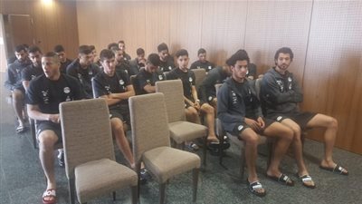 تعرف علي تفاصيل اجتماع غريب بلاعبي «الأولمبي» في أول أيام معسكر إسبانيا