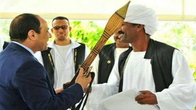 فيديو| 6 أسباب جعلت السيسي في أسوان شيخ عرب