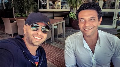 كوباية شاى أحمد مراد وآسر ياسين تتسبب فى حيرة الجمهور 