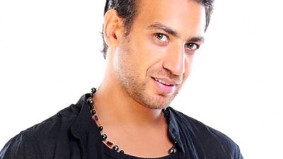 الفنان خالد حمزاوي: «ادعو لبنتي بالشفاء»