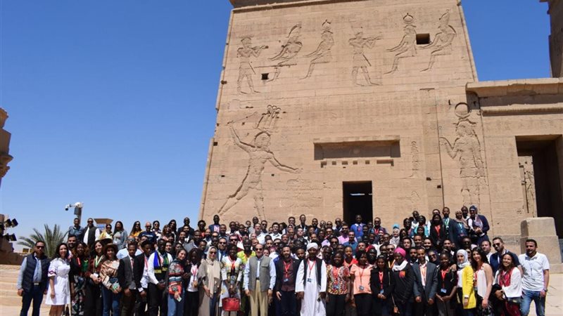 إفطار الرئيس في أسوان