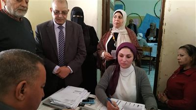 صور| تسليم شريحة التابلت المدرسي لطلاب الأول الثانوى في بورسعيد