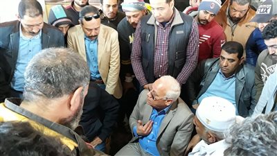 صور| محافظ بورسعيد يناقش مقترحات سوق الخضروات الجديد