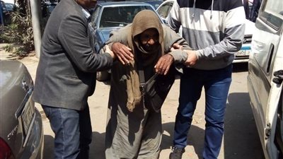 صور| التضامن تنقذ مسن .. «ابنه وزوجته طردوه في الشارع»
