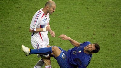 قصة صورة| عندما «نطح» زيدان ماتيرازى في كأس العالم 2006