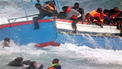 البحرية الليبية تعلن «غرق قارب» على متنه 44 مهاجرًا