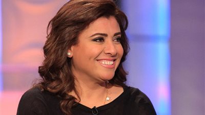 فيديو| نشوى مصطفى «بائعة كتب» في العتبة قبل الشهرة 