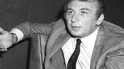 «نزار قباني» شاعر المرأة الذي لم يستطِع أحد من الشعراء منافسته 