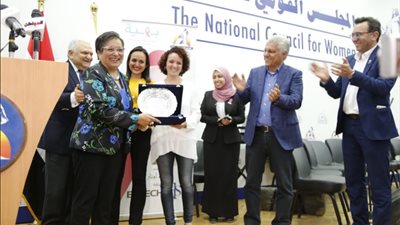 أنيسة حسونة تحتفل بـ عيد الأم 2019 في مصر: «كل سنة وكل امرأة طيبة»