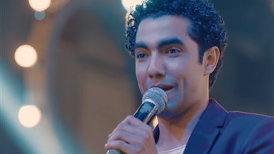 فيديو| برنامج 8 الصبح: محمد عادل يُغني لوالدته في عيد الأم
