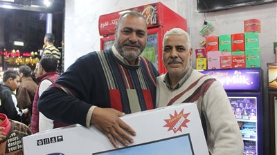 «هناكل لب لحد ما نكسب شاشة».. عروض عيد الأم 2019 بالإسكندرية