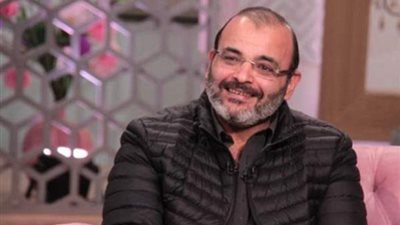 بعد اكتشاف ليه ليه .. رامي جمال لـ«أيمن بهجت قمر»: ابن عبقري