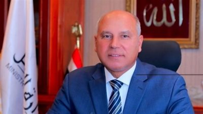 وزير النقل من ورش الجرارات بالسبتية:«مش هندخل حد من غير تذكرة»