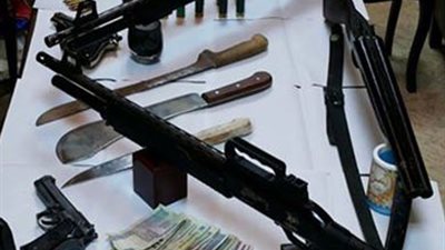 سقوط 4 عاطلين وبحوزتهم أسلحة نارية ومخدرات بالقليوبية