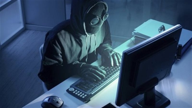 محتالي المواقع الإلكترونية