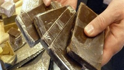 ضبط 5 طرب حشيش بحوزة تاجر مخدرات في الغردقة