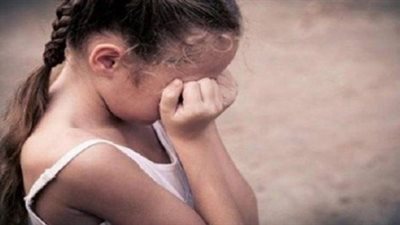 مش حرام عليك.. طفلة في مزاد على الإنترنت لهذا السبب!