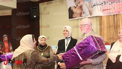 تضامن الإسكندرية تكرم الأمهات المثاليات وتمنحهن رحلة عمرة 