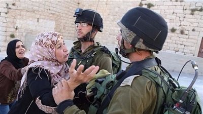 الاحتلال الإسرائيلي يرفض زيارة الأهالي لأبنائهم الأسرى في السجون 