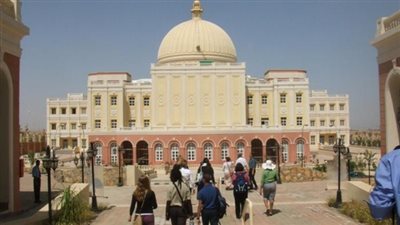 الجامعة البريطانية تُكرم «القصص الصحفية» في مؤتمر «البيانات العربية»