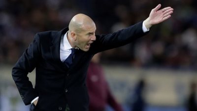 زين الدين زيدان يطرد نجم ريال مدريد بنهاية الموسم