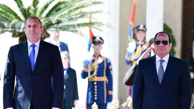 أزمة المهاجرين الأبرز .. رسائل الرئيس السيسي إلى نظيره البلغاري