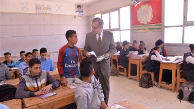 صور| محافظ أسيوط يتابع مرافق قريتي السراقنا والمنشأة الكبرى