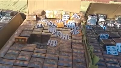 فيديو| إحباط محاولة تهريب 3 ملايين كبسولة منشطات بقناة السويس