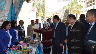 صور| رئيس الوزراء يتفقد معرض الأسر المنتجة بالفيوم