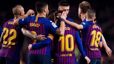 برشلونة يدرس إراحة نجم الفريق عن مواجهة ديربي كتالونيا