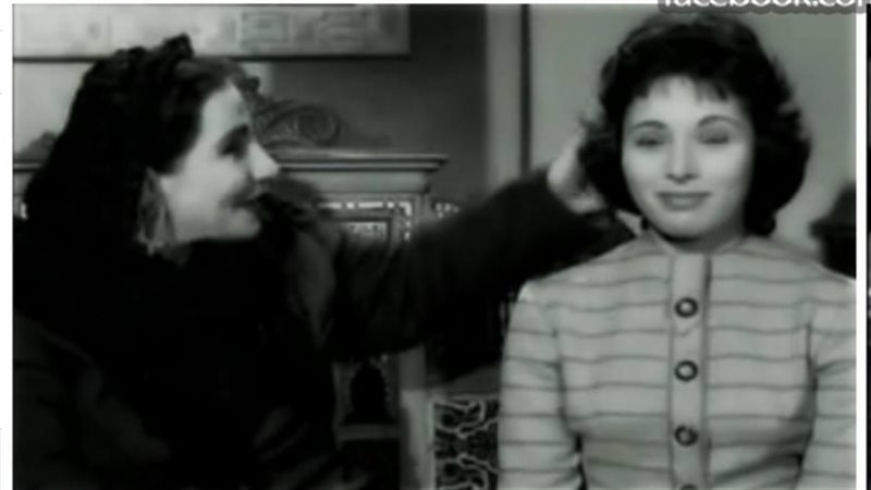امراة في مشهد