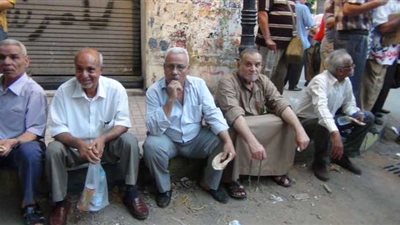 «زيادة المرتبات والمعاشات» تتسبب في جدل داخل الشارع المصري 