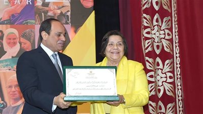 تعرف على لولا زلقمة التي كرمها الرئيس السيسي ..  في 7 نقاط