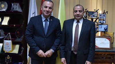 رئيس جامعة بني سويف يستقبل مستشار وزارة التخطيط 