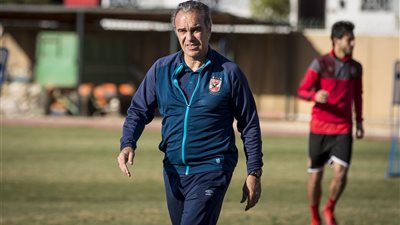 «لاسارتي» يريح لاعبي الأهلي المستبعدين من لقاء الاتحاد 