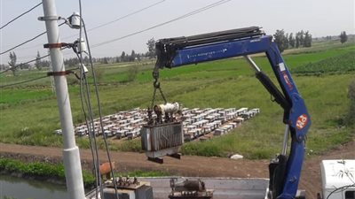 رئيس مدينة الحامول تتابع تطوير شبكة الكهرباء بـ قرى الحامول