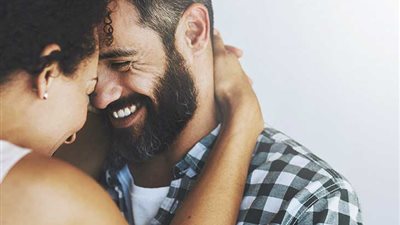 أبرزها الفشار.. أطعمة تقلل الرغبة الجنسية للرجل