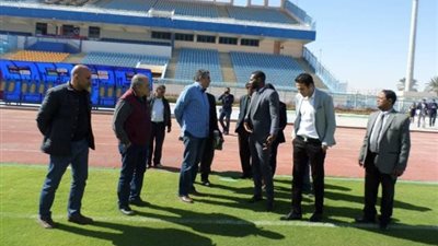 اللجنة المشرفة على «ملاعب كأس أمم إفريقيا» تنهي عملها بملعب السويس