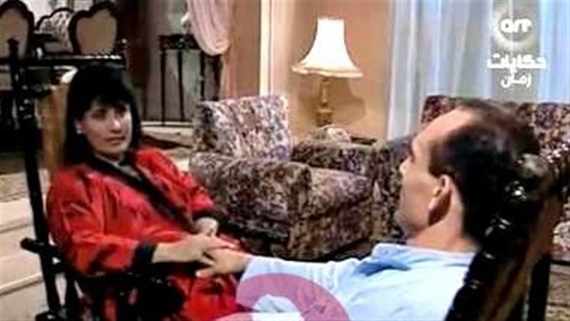 امرأة في مشهد 