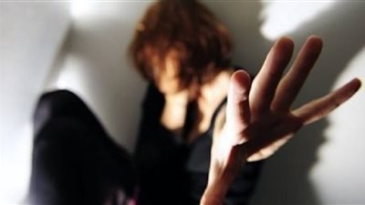 صورة« مُخلة» تتسب في فصل معلمة رياضيات بعد تداولها بين طلابها