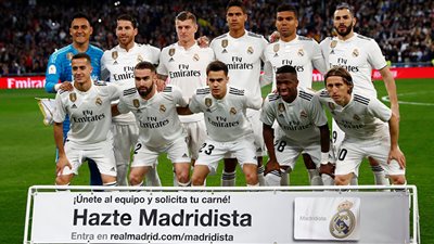 كريم بنزيما يقود هجوم ريال مدريد ضد فالنسيا