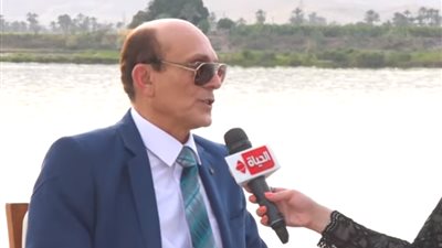 فيديو| محمد صبحي: «اتعلقت في الهوا بسبب  فيلم هنا القاهرة»