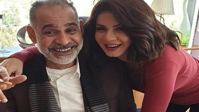 صورة| محمود البزاوي ونجلاء بدر في كواليس «أبو جبل»