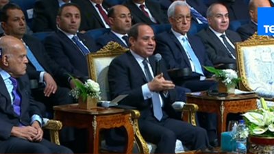 فيديو| الرئيس السيسي يُحذر المصريين من الثورة الصناعية 