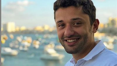فيديو| ضحك وحالة من الكوميديا.. لـ كريم محمود عبد العزيز في مسلسل هوجان 