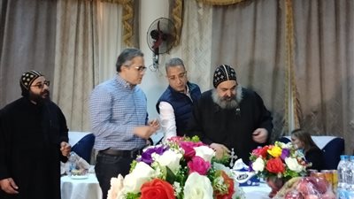 هذه هدية وزير الآثار في الدير الأحمر بسوهاج